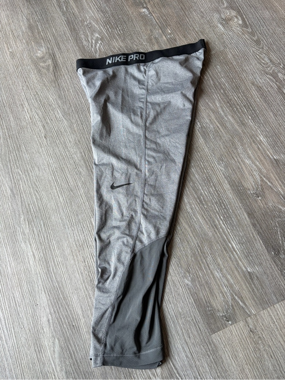 Nike Pro Gray athletic Capris size L